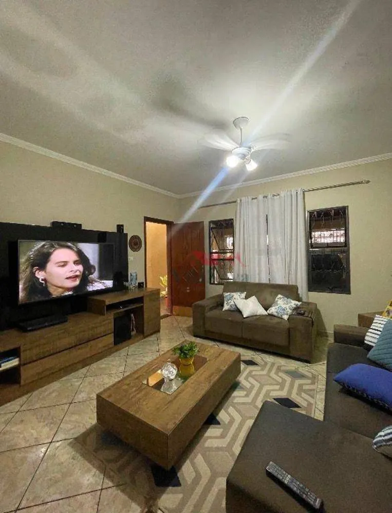 Casa, 3 quartos, 180 m² - Foto 2