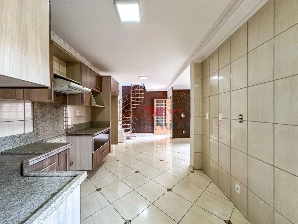 Casa, 3 quartos, 203 m² - Foto 8