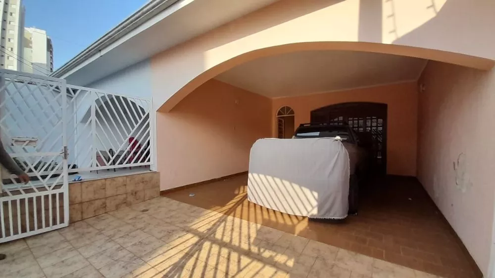 Casa à venda com 3 quartos, 135m² - Foto 1