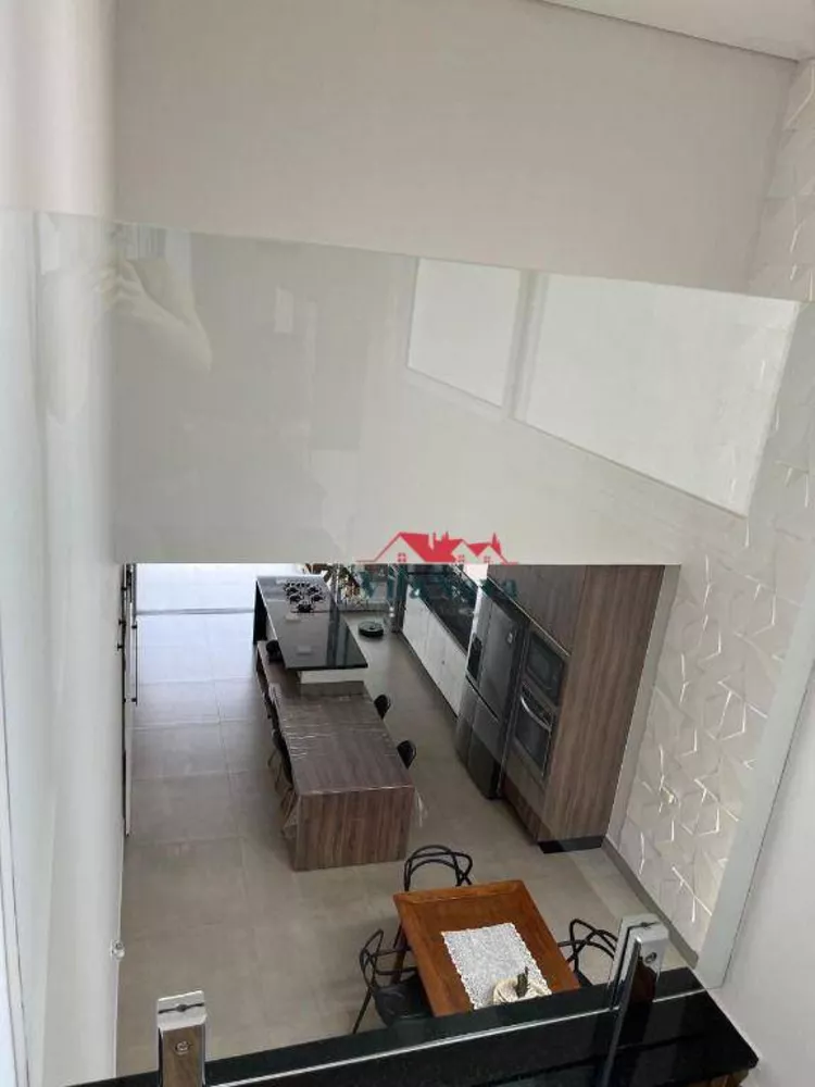 Casa de Condomínio à venda com 3 quartos, 242m² - Foto 1