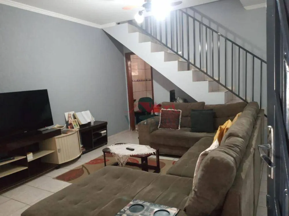 Casa, 3 quartos, 258 m² - Foto 1