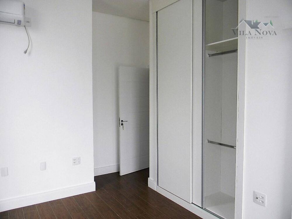 Casa de Condomínio à venda com 4 quartos, 272m² - Foto 4