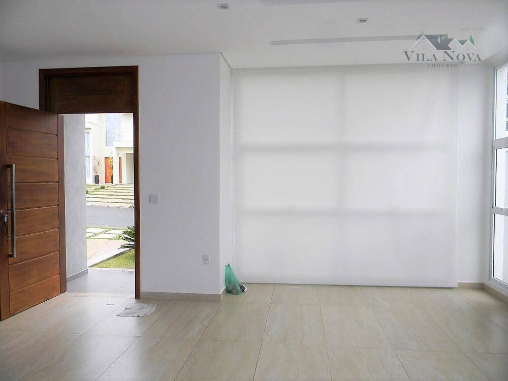 Casa de Condomínio à venda com 4 quartos, 272m² - Foto 2