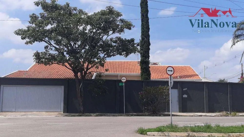 Casa, 3 quartos, 259 m² - Foto 1