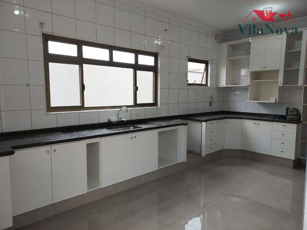 Casa, 3 quartos, 213 m² - Foto 1