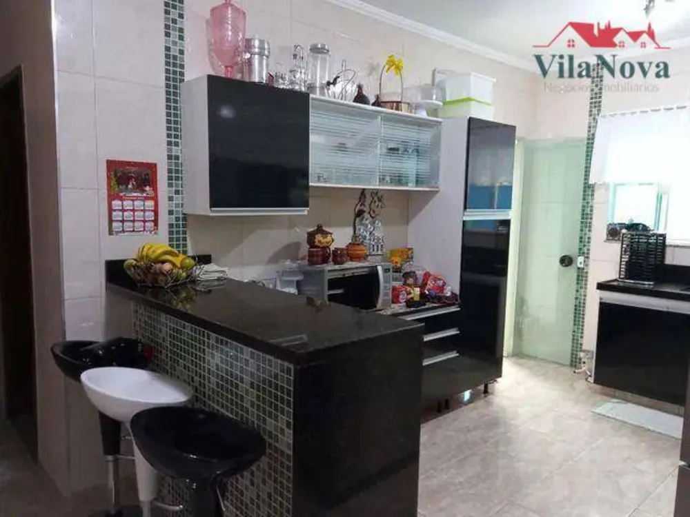 Casa, 4 quartos, 194 m² - Foto 1