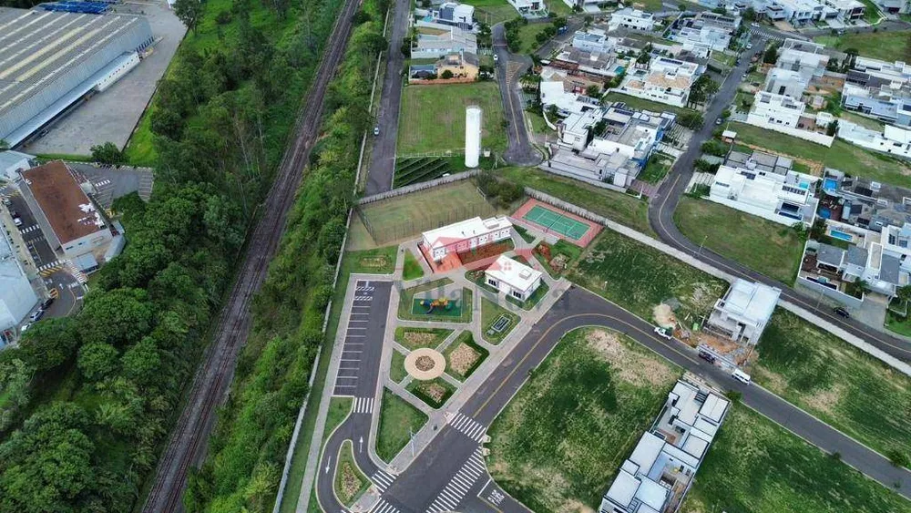 Loteamento e Condomínio, 315 m² - Foto 1