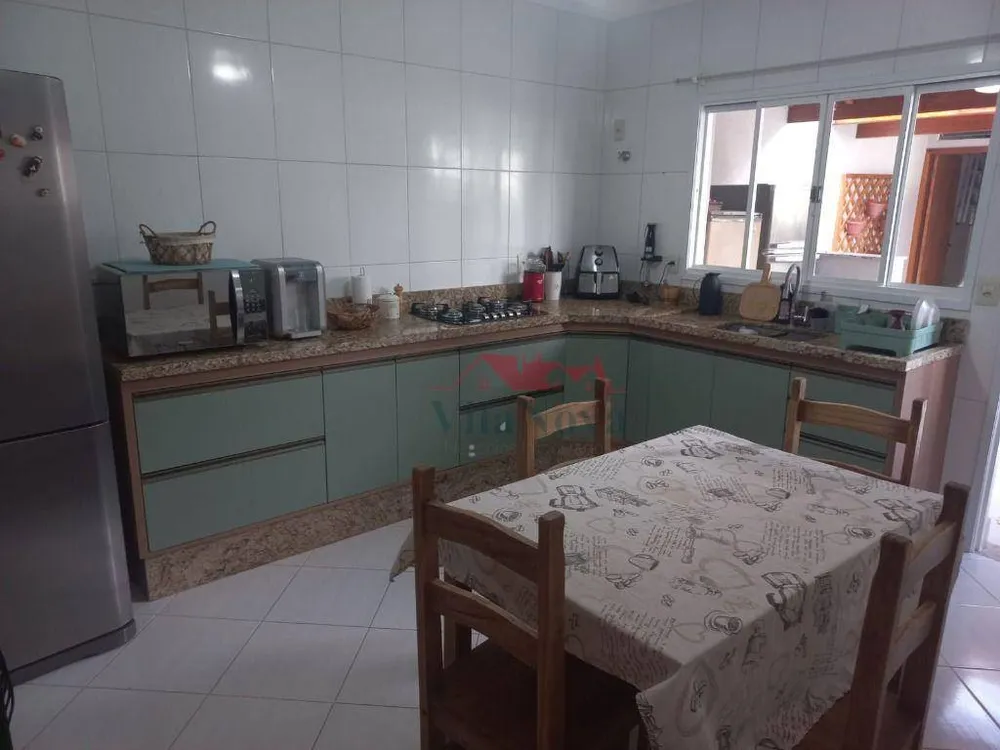 Casa, 3 quartos, 201 m² - Foto 2