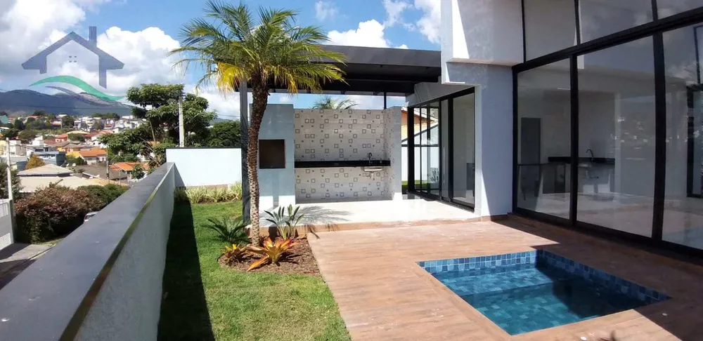 Casa, 3 quartos, 235 m² - Foto 1