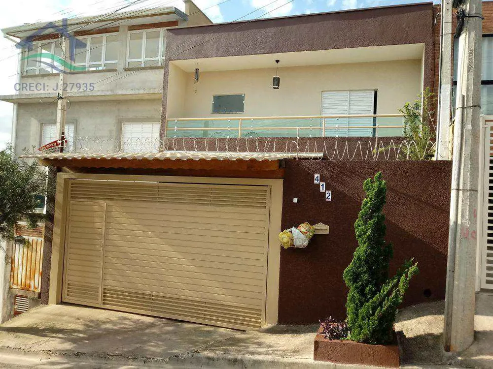 Casa, 4 quartos, 218 m² - Foto 1