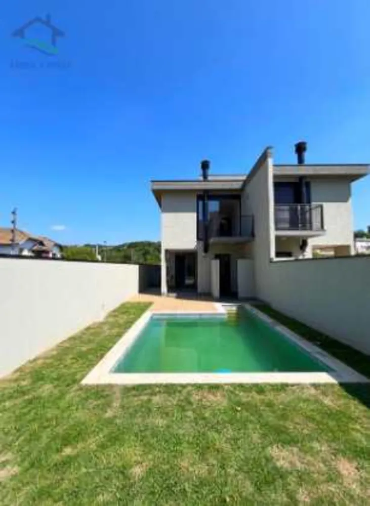 Casa, 3 quartos, 219 m² - Foto 1