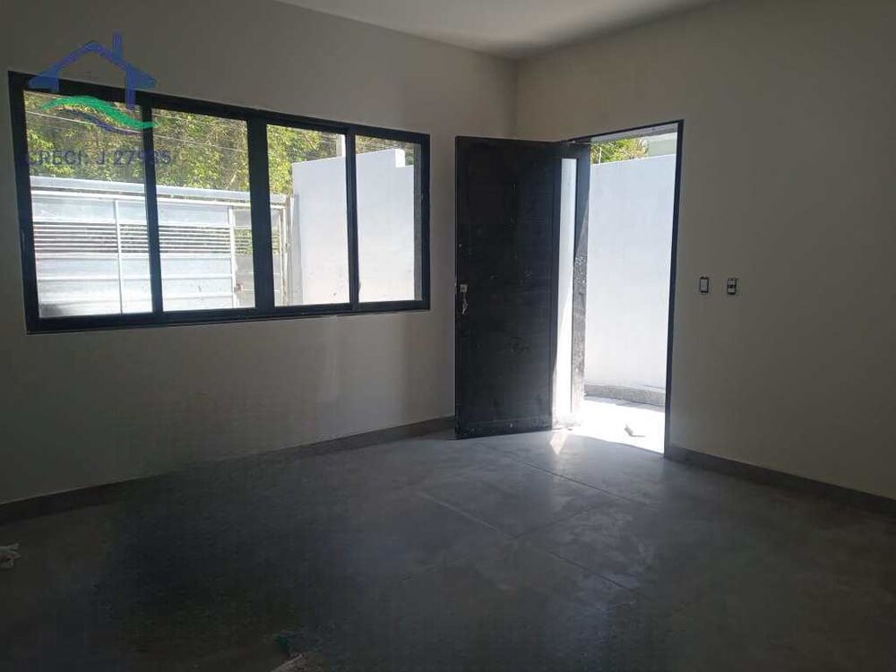 Casa à venda com 3 quartos, 115m² - Foto 2