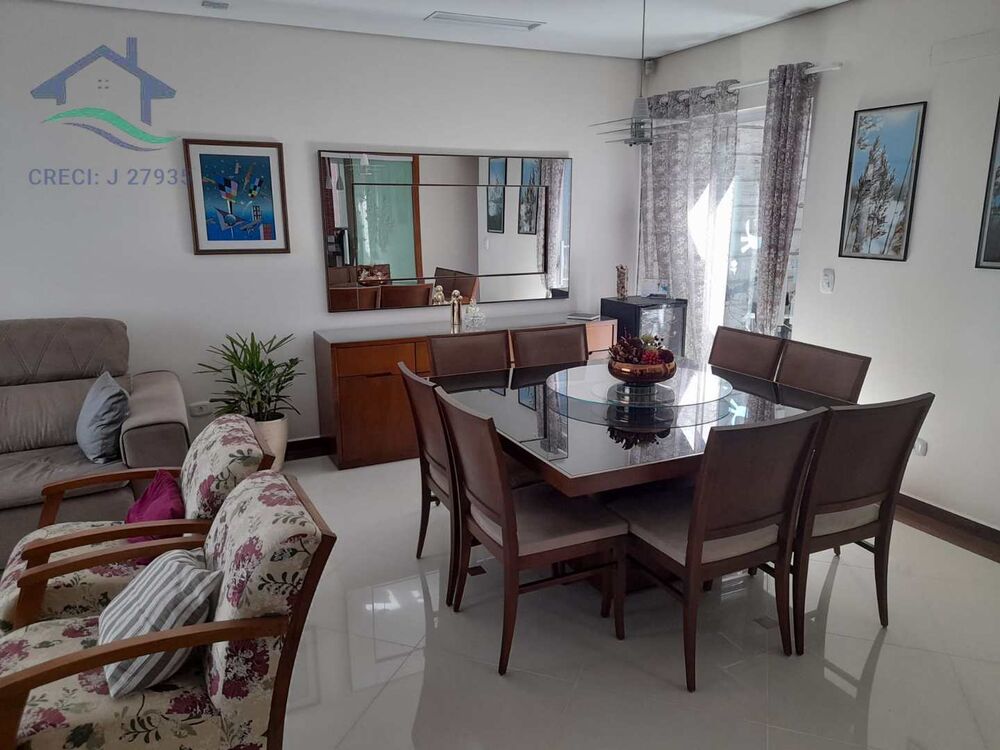 Casa à venda com 4 quartos, 200m² - Foto 1