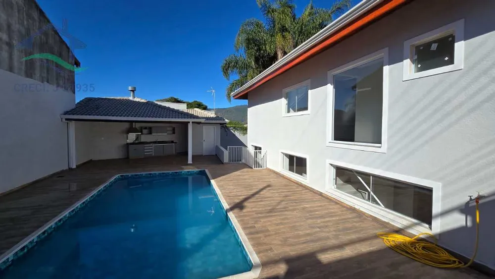 Casa, 4 quartos, 373 m² - Foto 1