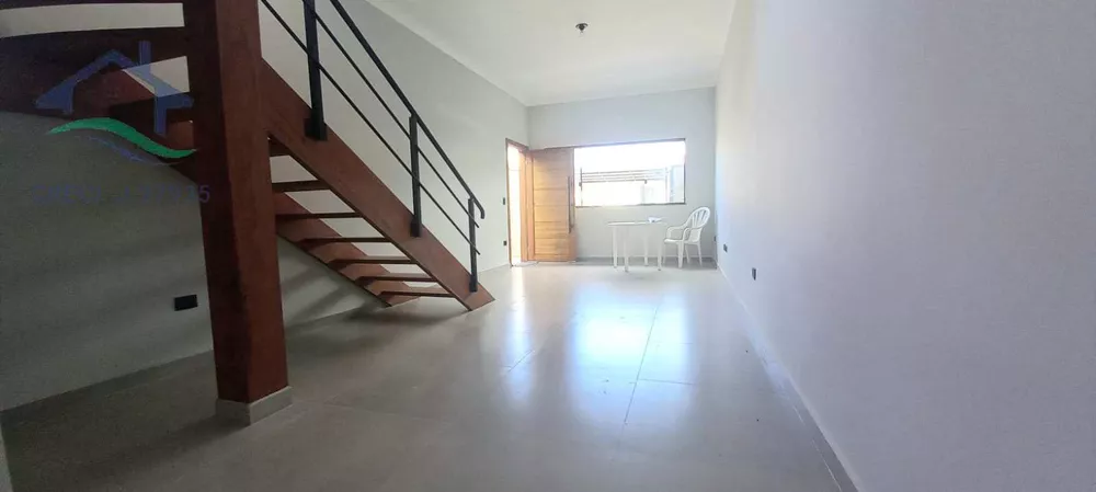 Casa à venda com 3 quartos, 122m² - Foto 2