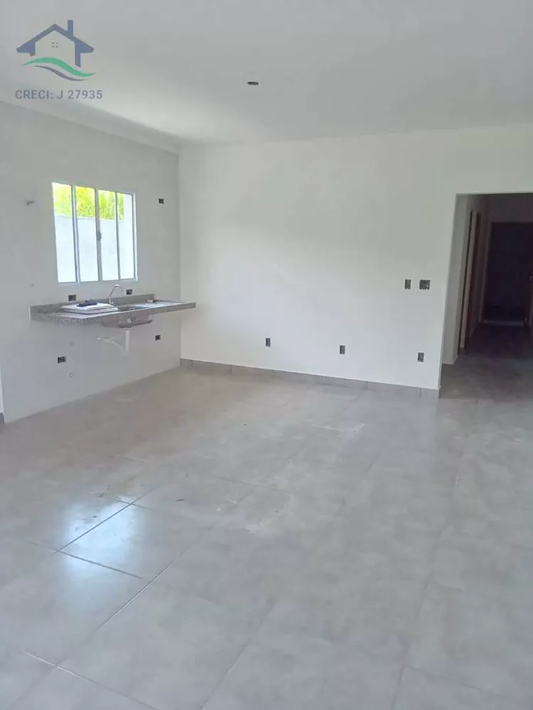 Casa à venda com 2 quartos, 75m² - Foto 2