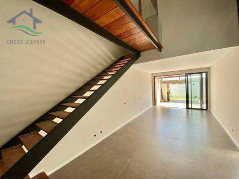 Casa à venda com 2 quartos, 166m² - Foto 2