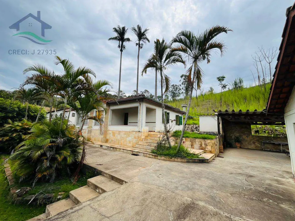 Chácara, 3 quartos, 2040 m² - Foto 1