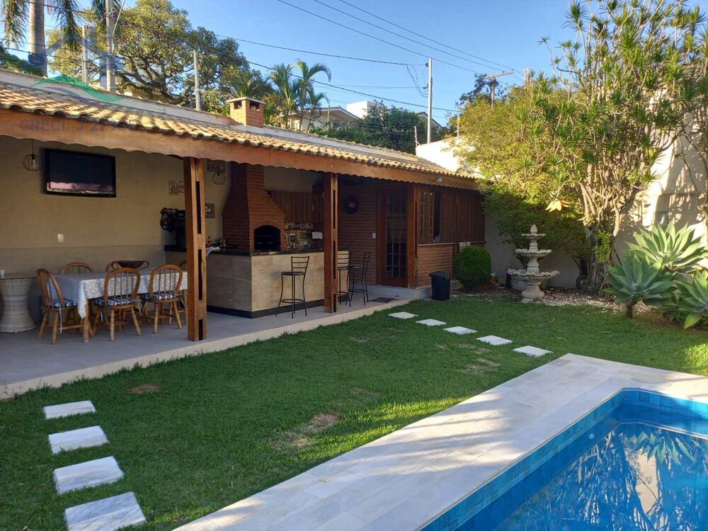Casa à venda com 4 quartos, 270m² - Foto 8