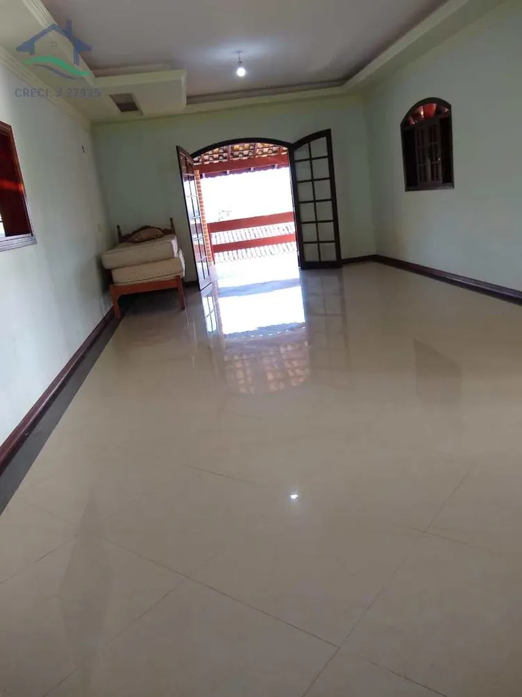 Chácara, 3 quartos, 2384 m² - Foto 1