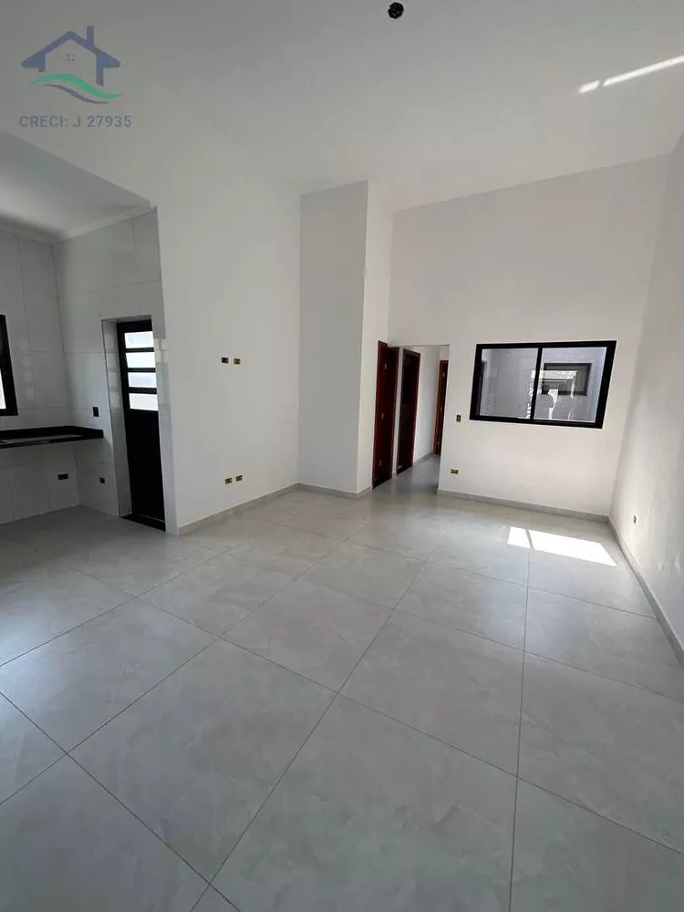 Casa à venda com 2 quartos, 67m² - Foto 2