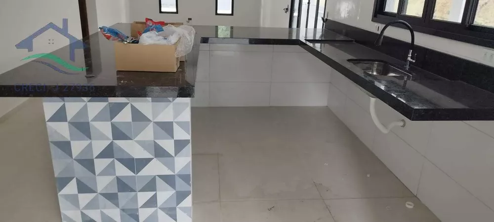 Casa à venda com 3 quartos, 200m² - Foto 3