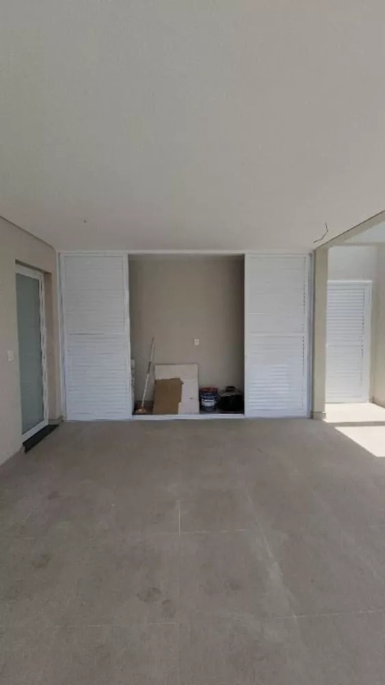 Casa à venda com 4 quartos, 300m² - Foto 1