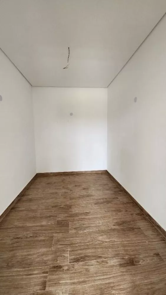 Casa à venda com 4 quartos, 300m² - Foto 3