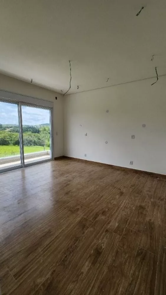 Casa à venda com 4 quartos, 300m² - Foto 4