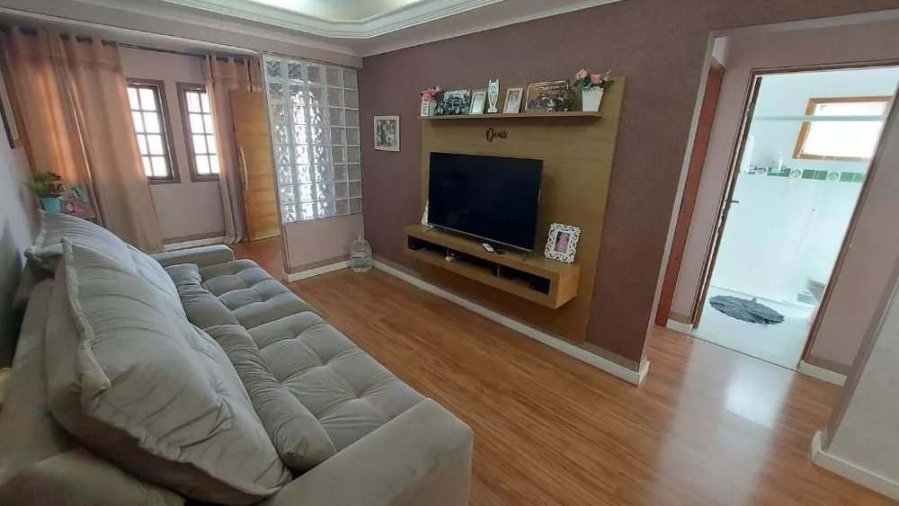 Casa à venda com 2 quartos, 168m² - Foto 1