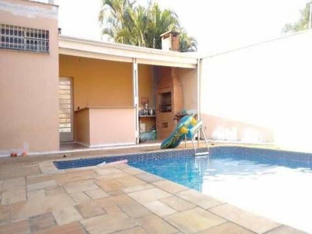 Casa para alugar com 5 quartos, 637m² - Foto 2