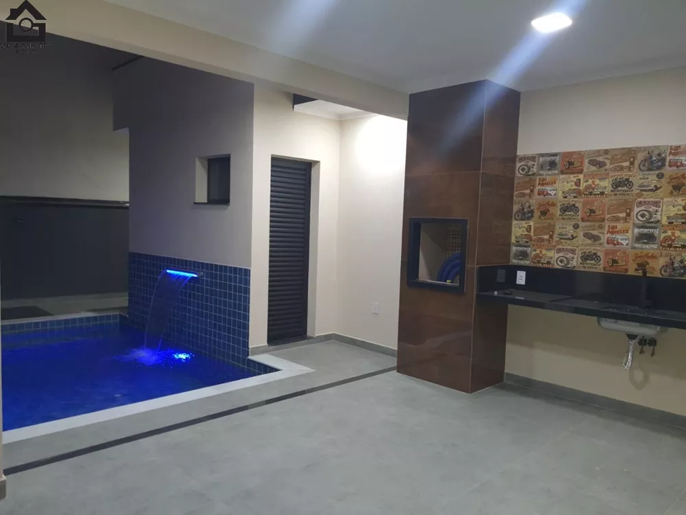 Casa à venda com 3 quartos, 300m² - Foto 2