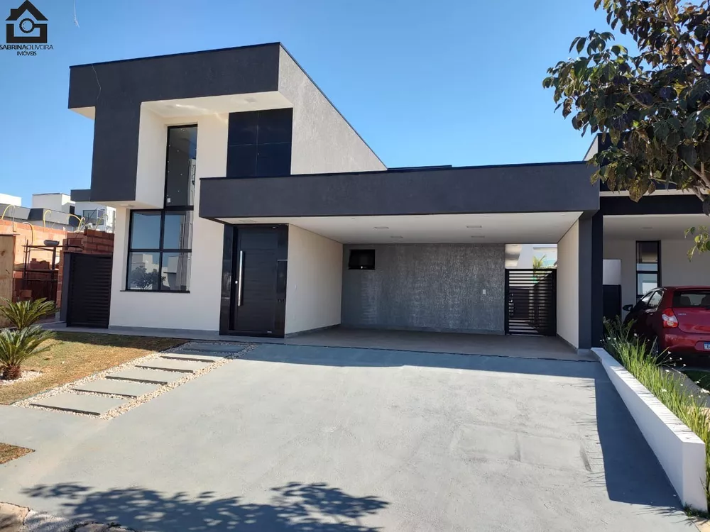 Casa à venda com 3 quartos, 300m² - Foto 1