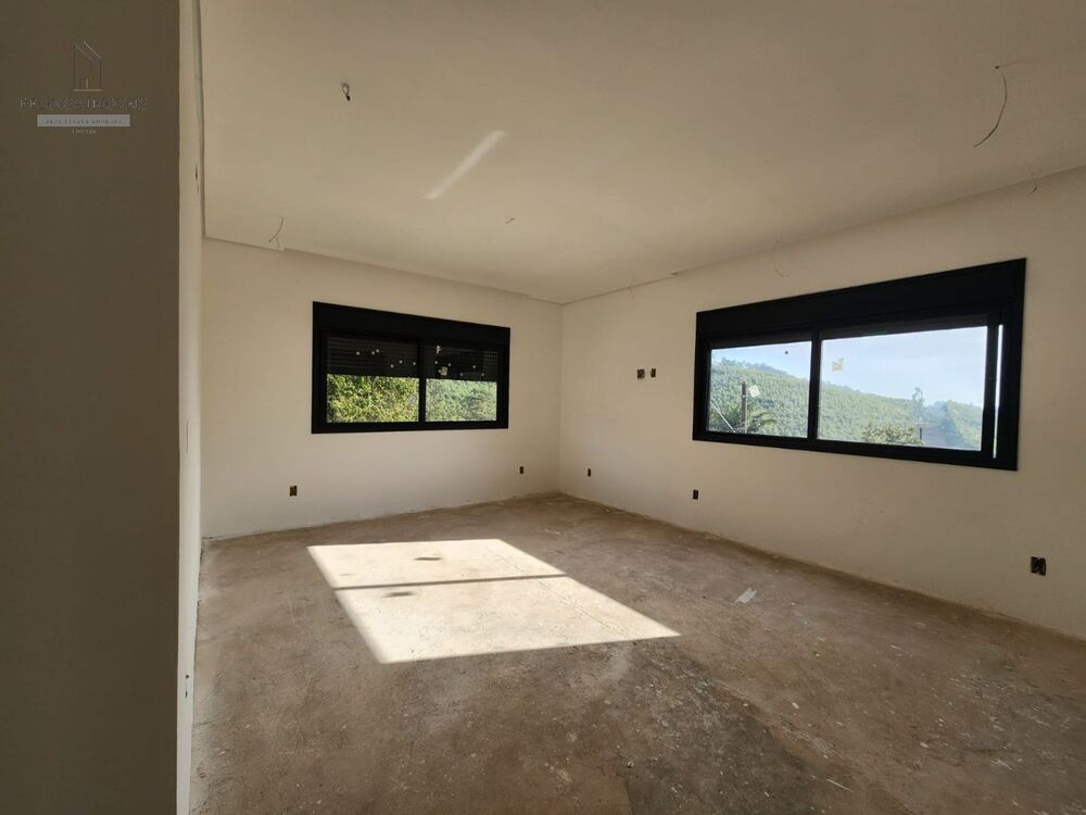 Casa à venda com 4 quartos, 1000m² - Foto 8