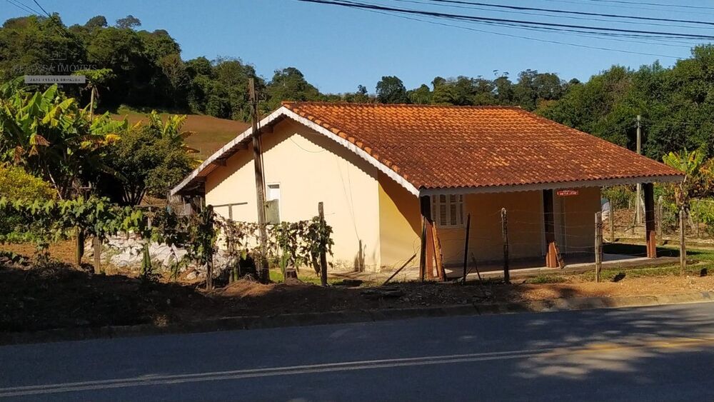Chácara à venda com 2 quartos, 1128m² - Foto 1