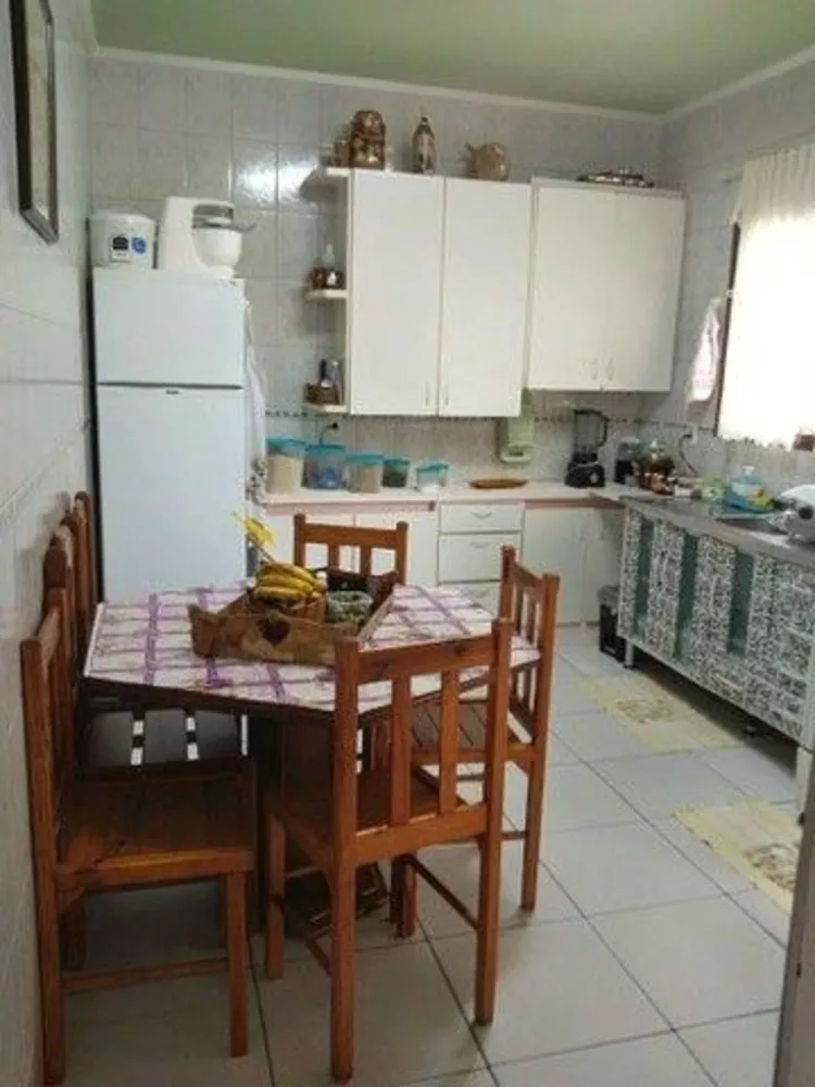 Casa à venda com 3 quartos, 200m² - Foto 1