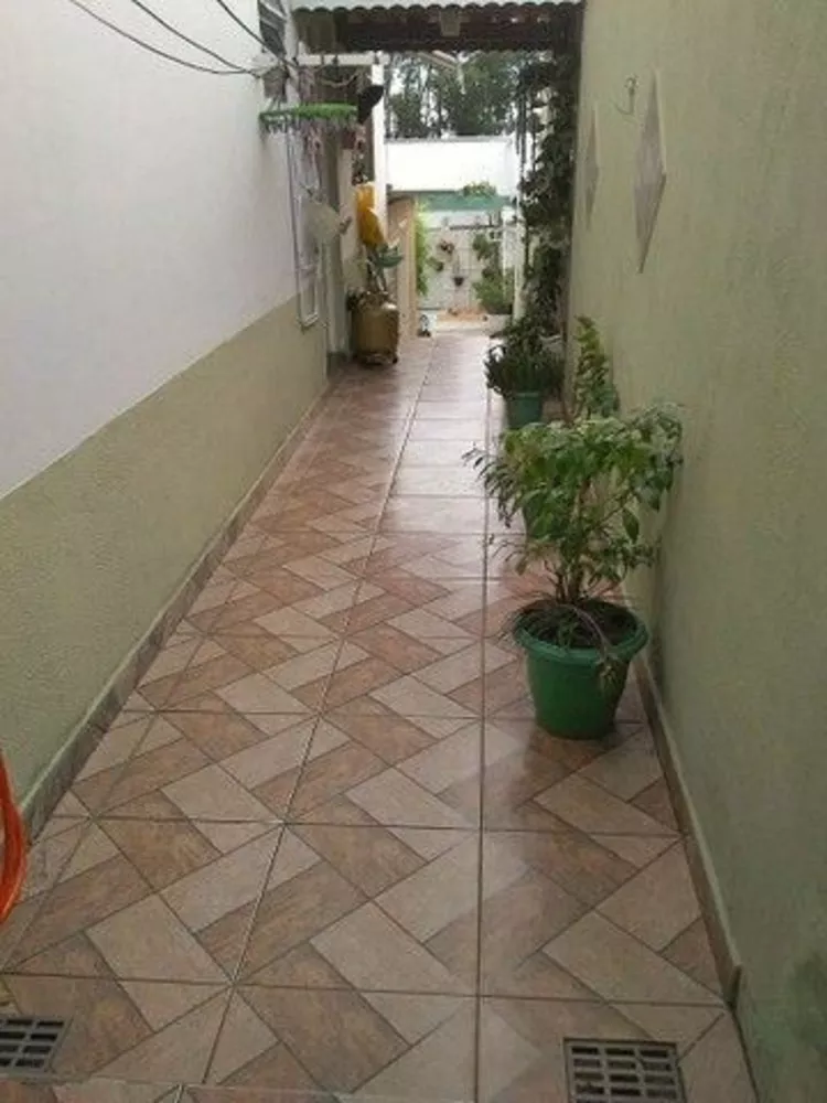 Casa à venda com 3 quartos, 200m² - Foto 3