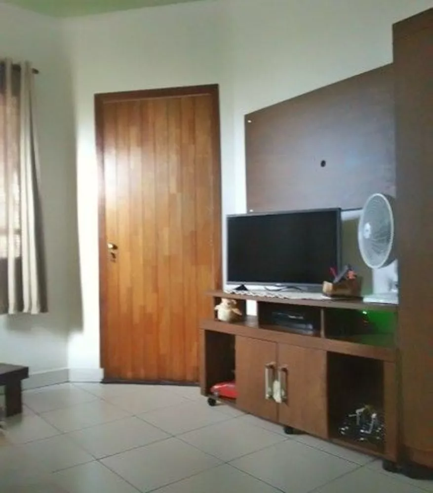 Casa à venda com 3 quartos, 200m² - Foto 4