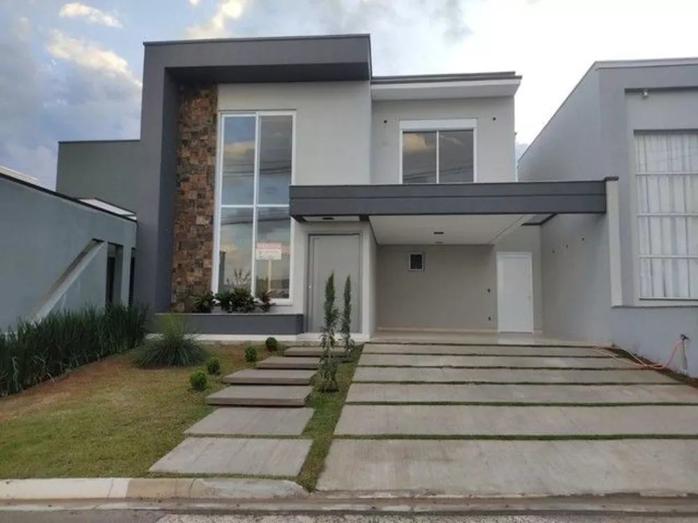 Casa à venda com 3 quartos, 250m² - Foto 1