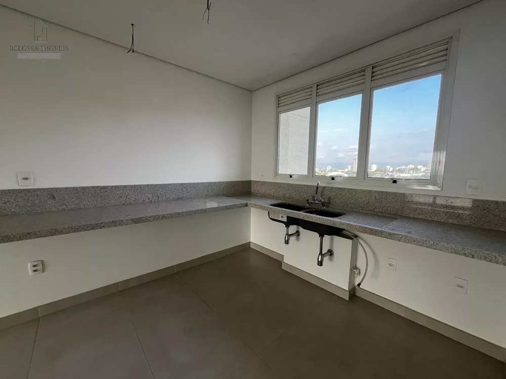 Apartamento à venda com 4 quartos, 296m² - Foto 2