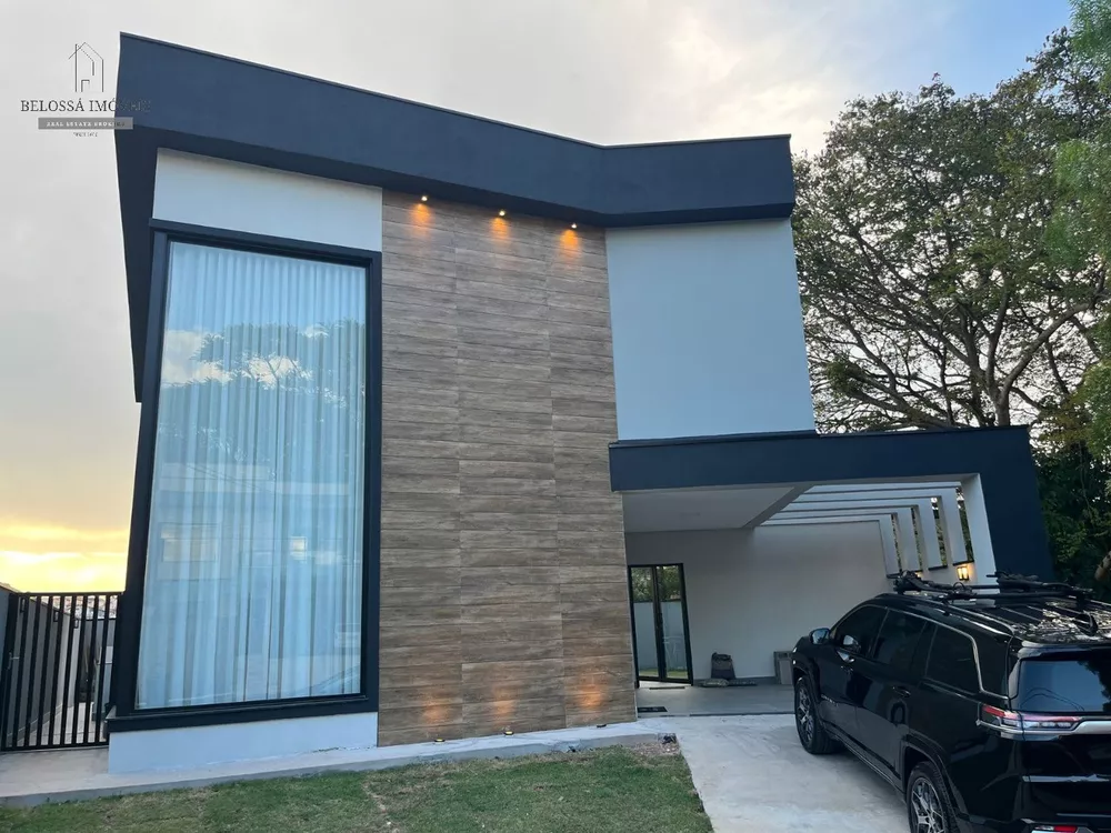 Casa à venda com 3 quartos, 250m² - Foto 1