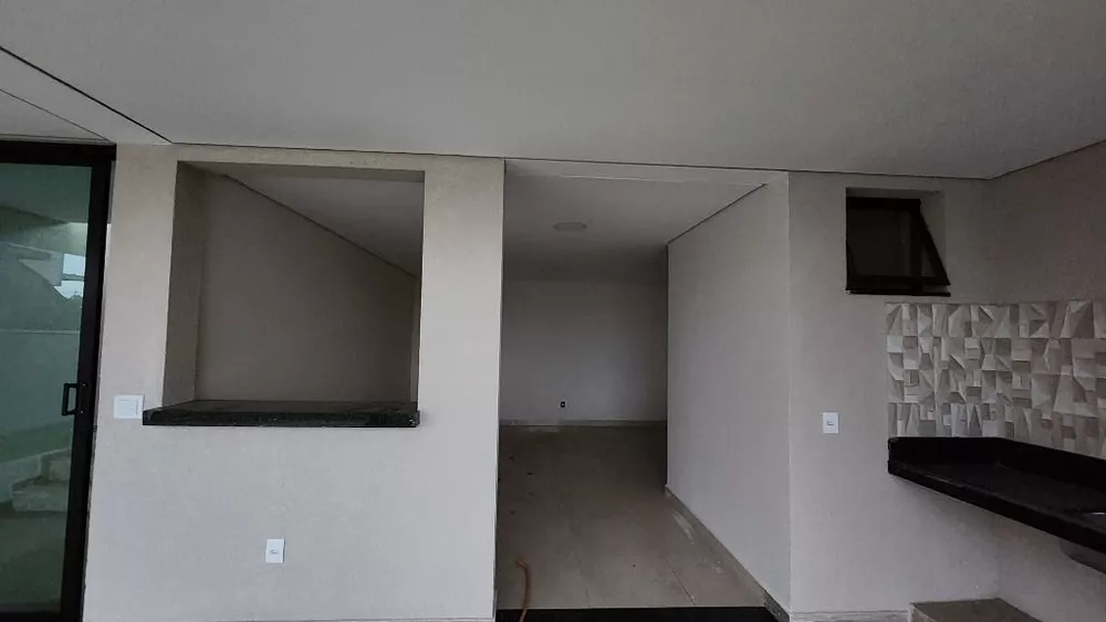 Casa à venda com 3 quartos, 300m² - Foto 3