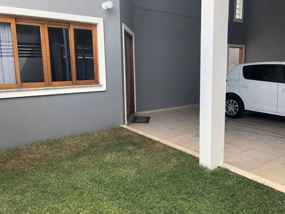 Casa à venda com 3 quartos, 250m² - Foto 4