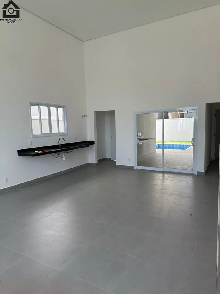 Casa à venda com 3 quartos, 300m² - Foto 3