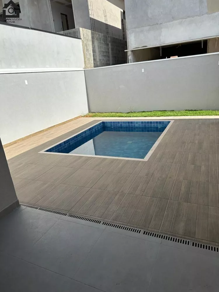 Casa à venda com 3 quartos, 300m² - Foto 2