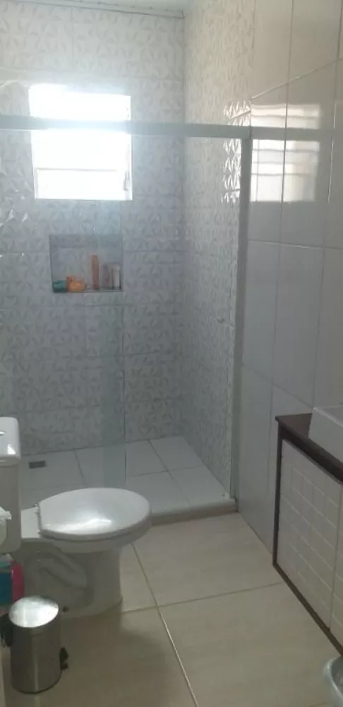 Casa à venda com 3 quartos, 250m² - Foto 2