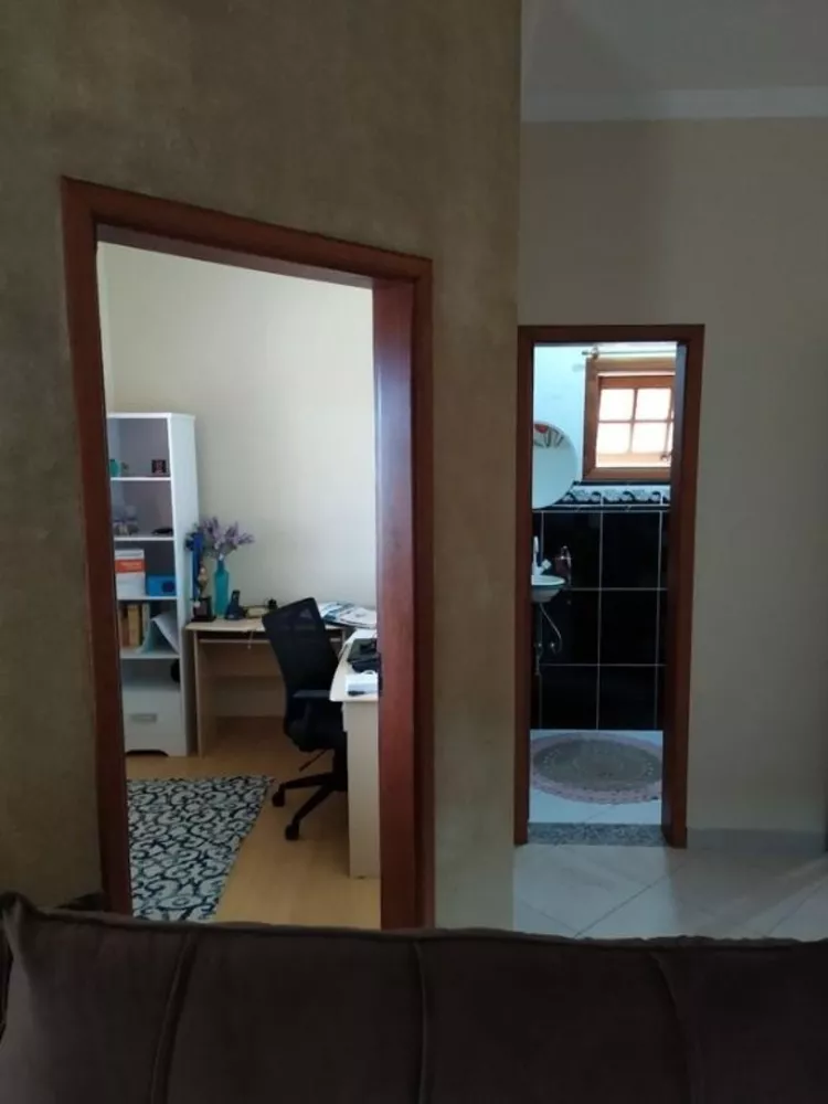 Casa à venda com 3 quartos, 250m² - Foto 3