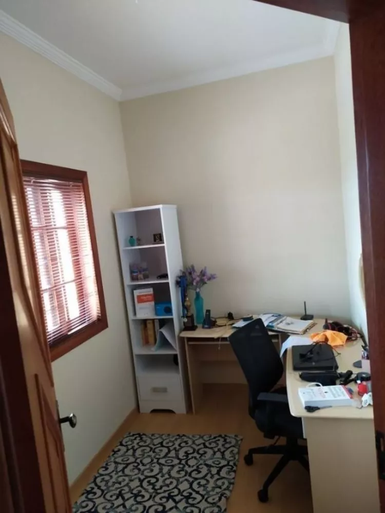 Casa à venda com 3 quartos, 250m² - Foto 4