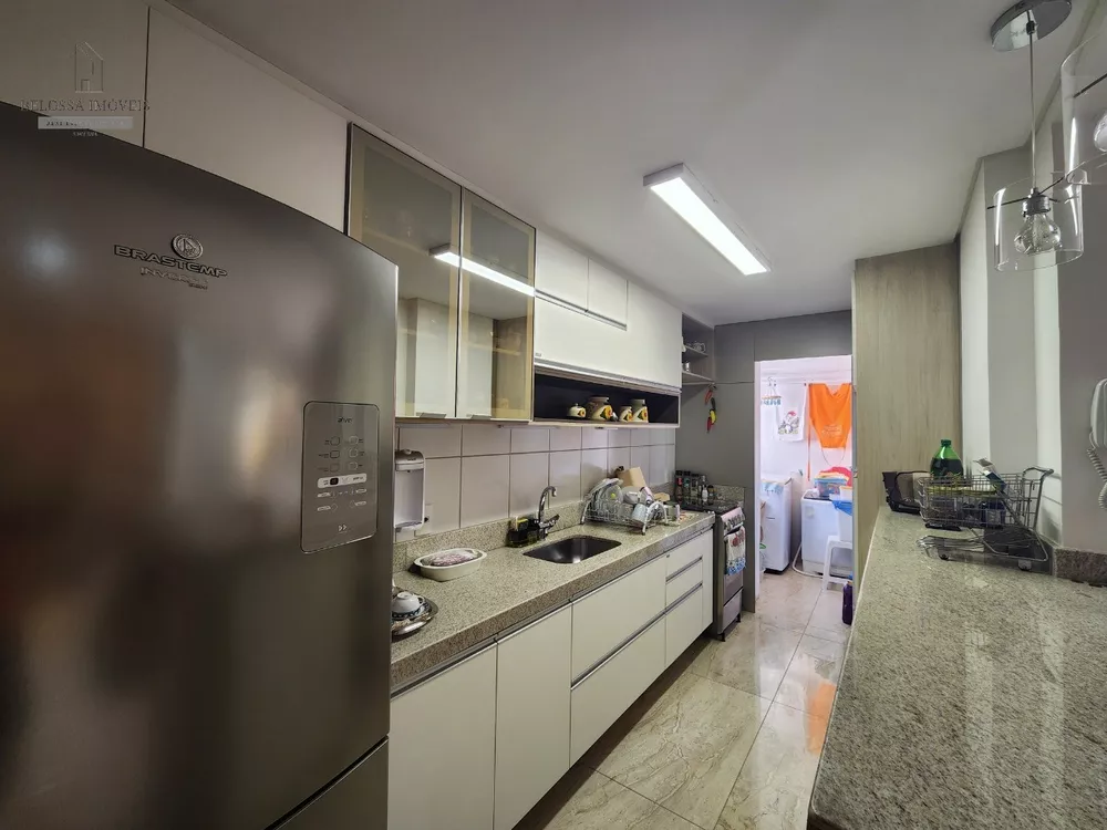 Apartamento à venda com 3 quartos, 97m² - Foto 2