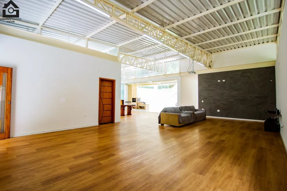 Casa à venda com 4 quartos, 1215m² - Foto 2